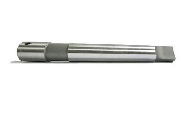 Annular cutter holders and extenstions for 4-11/16 inch diameter carbide tipped annular cutters